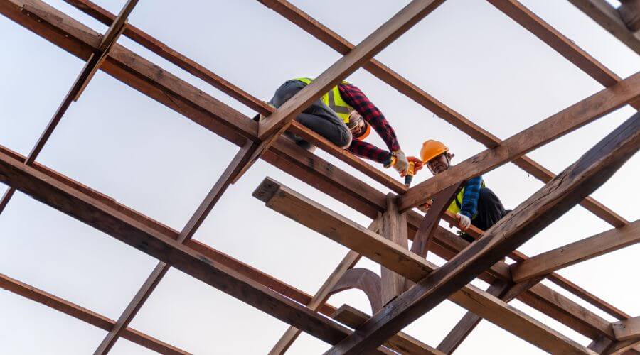 Professional gutter cleaning services in Maypearl, TX